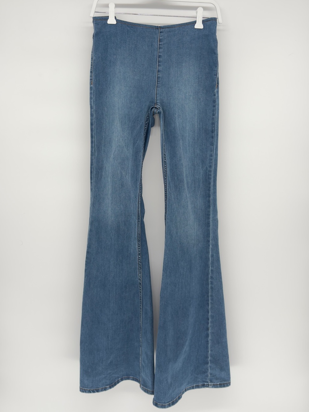 Free People We The Free Penny Pull-On Flare Jeans 27 Echo Blue Low Rise